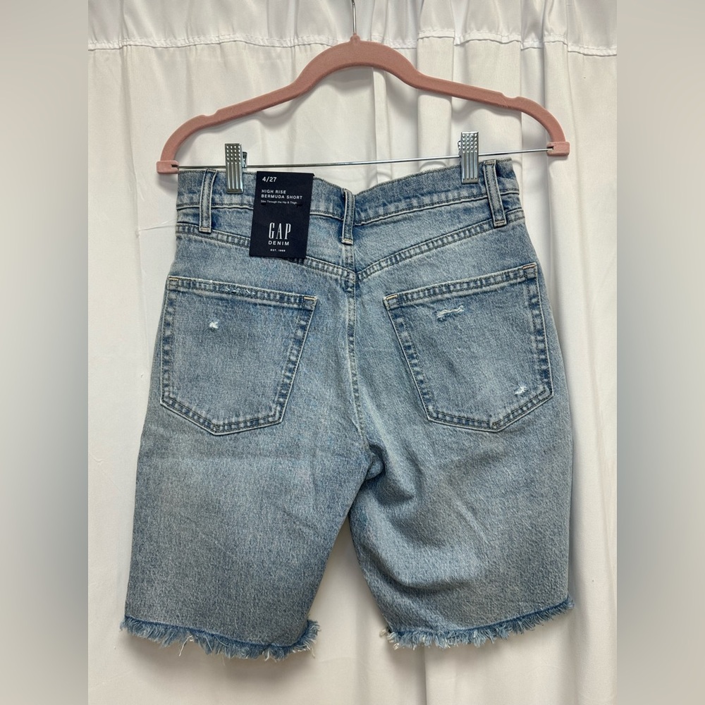 Gap High Rise Bermuda Short - Picture 2 of 4